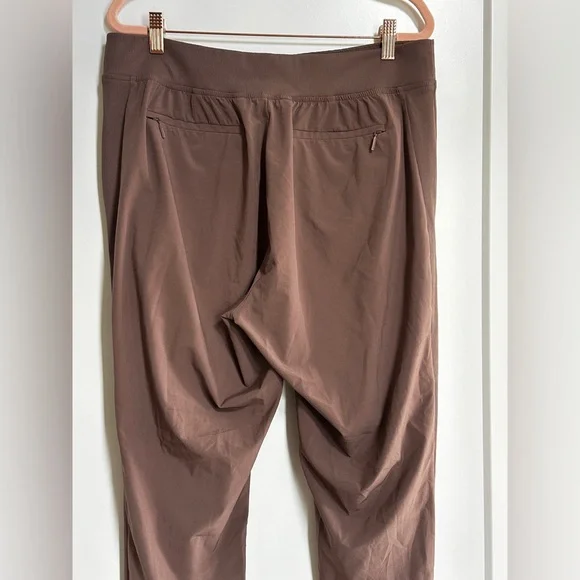 Athleta Brooklyn Ankle Pants in Taupe Size 12